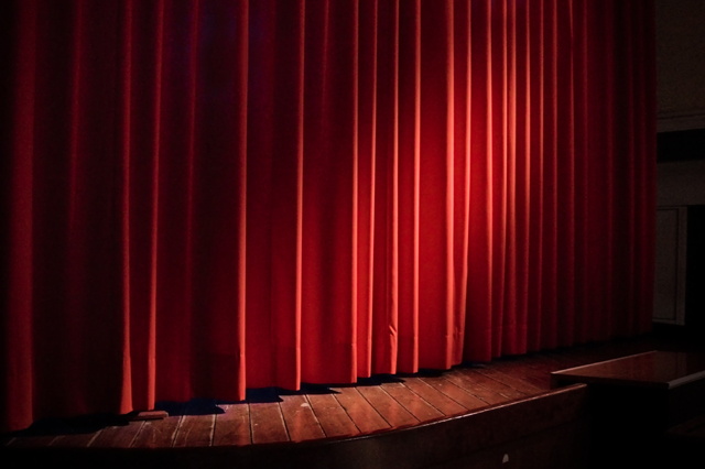 Telones y butacas para teatros